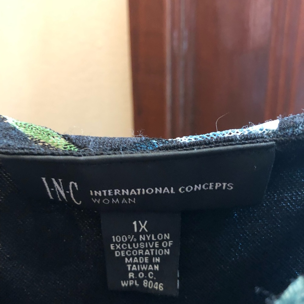 Beautiful Ruffle Top INC